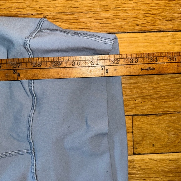 Alo Yoga High Waist Airbrush Capri Blue Skies SIZE MD - Picture 9 of 11